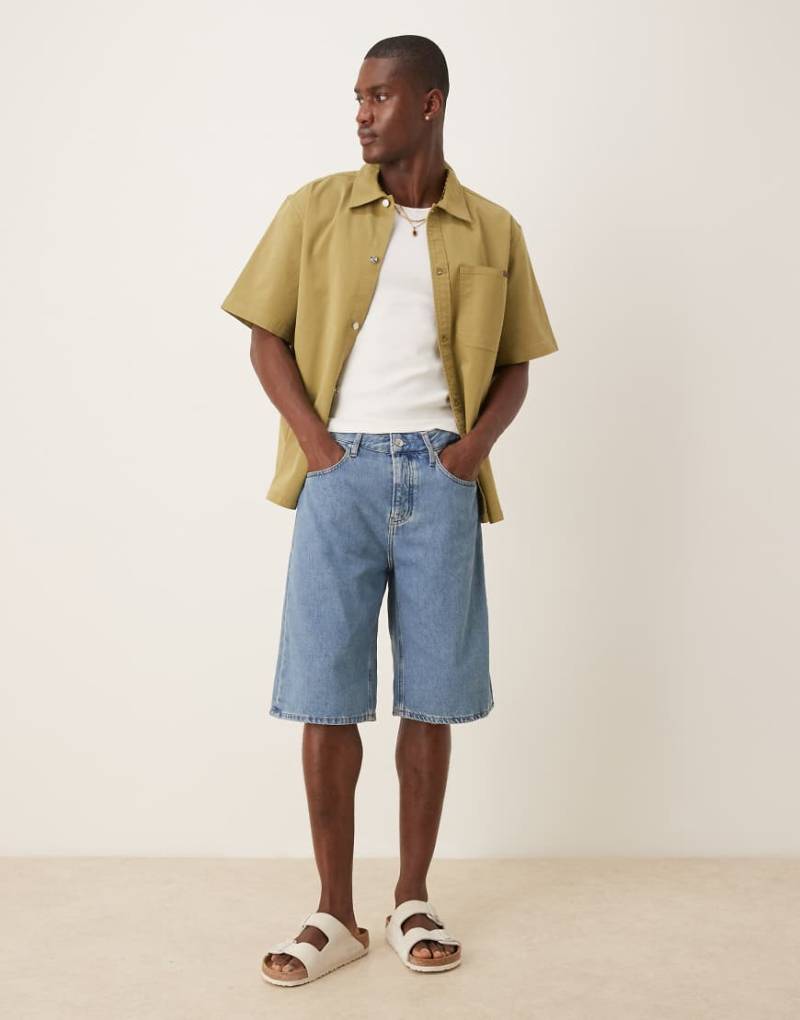 Calvin Klein Jeans - Relaxed-Fit-Jorts in mittelblauer Waschung von Calvin Klein Jeans