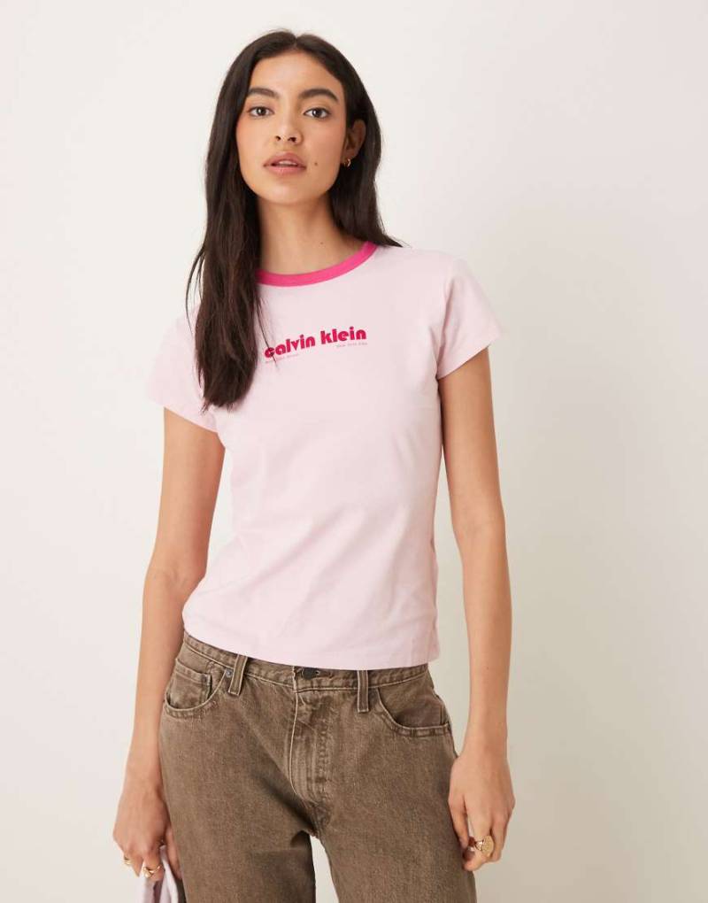 Calvin Klein Jeans - Ringer-T-Shirt in Rosa mit Logo von Calvin Klein Jeans
