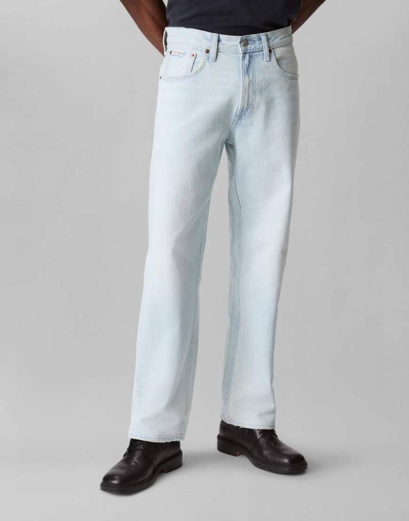 Calvin Klein Jeans - Straight Jeans im 90er-Stil in sonnengebleichter Waschung-Weiß von Calvin Klein Jeans