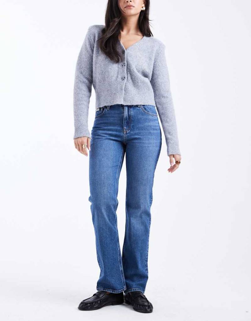 Calvin Klein Jeans - Straight Jeans in mittelblauer Waschung mit hohem Bund von Calvin Klein Jeans