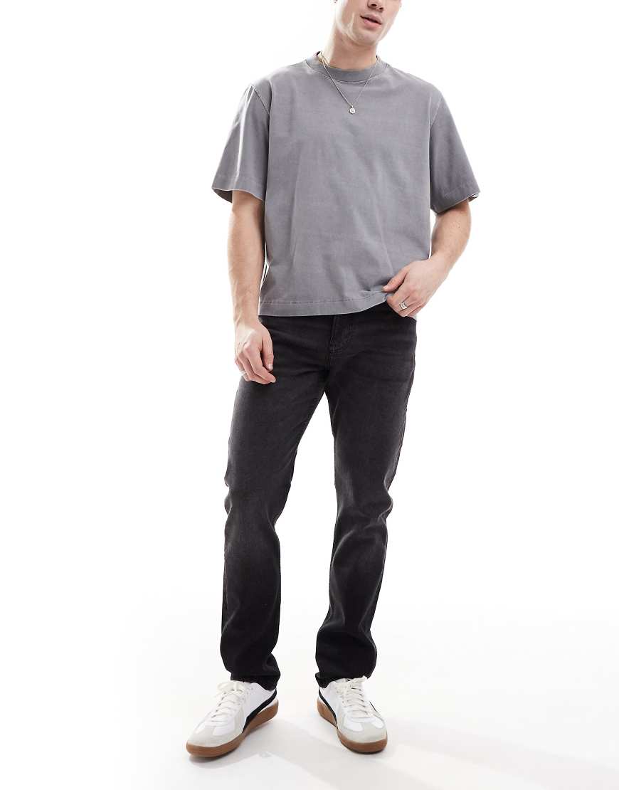 Calvin Klein Jeans - Straight Jeans in schwarzer Waschung mit schmalem Schnitt von Calvin Klein Jeans