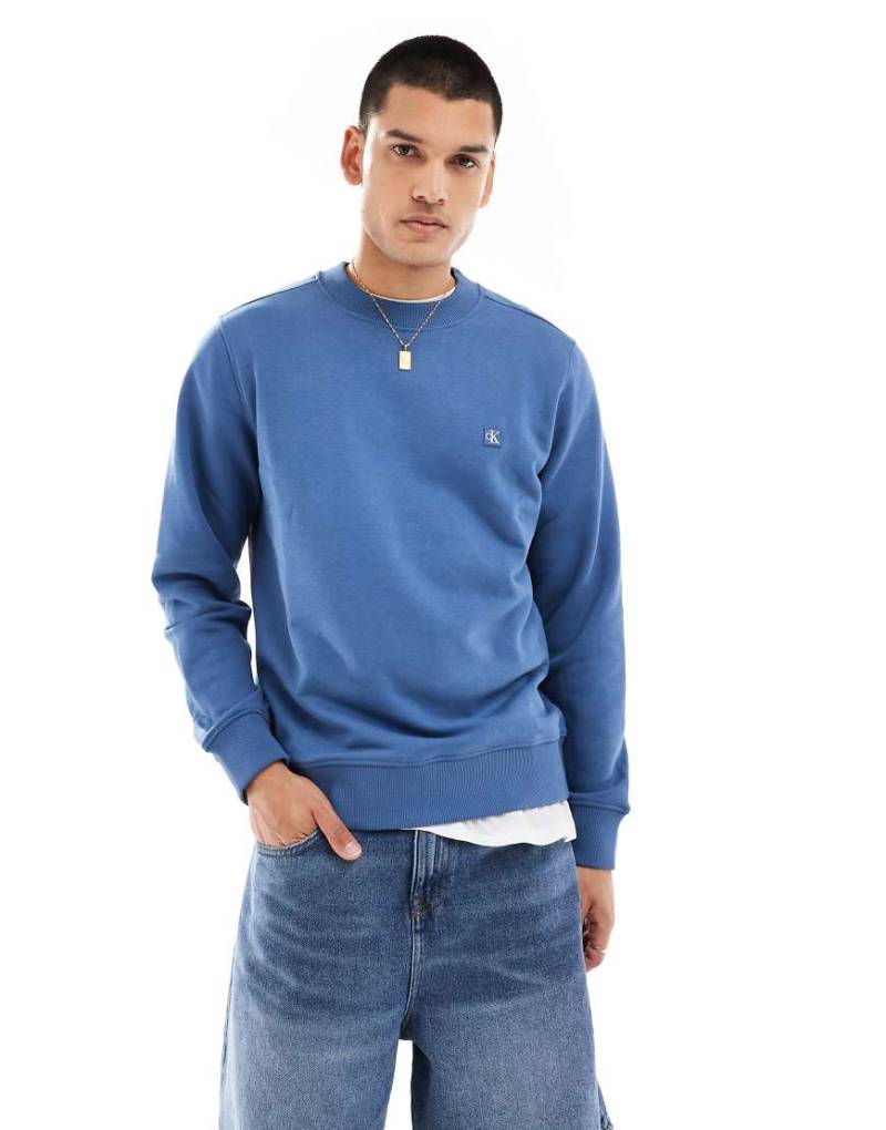 Calvin Klein Jeans - Sweatshirt in Mittelblau mit Rundhalsausschnitt und Logostickerei von Calvin Klein Jeans