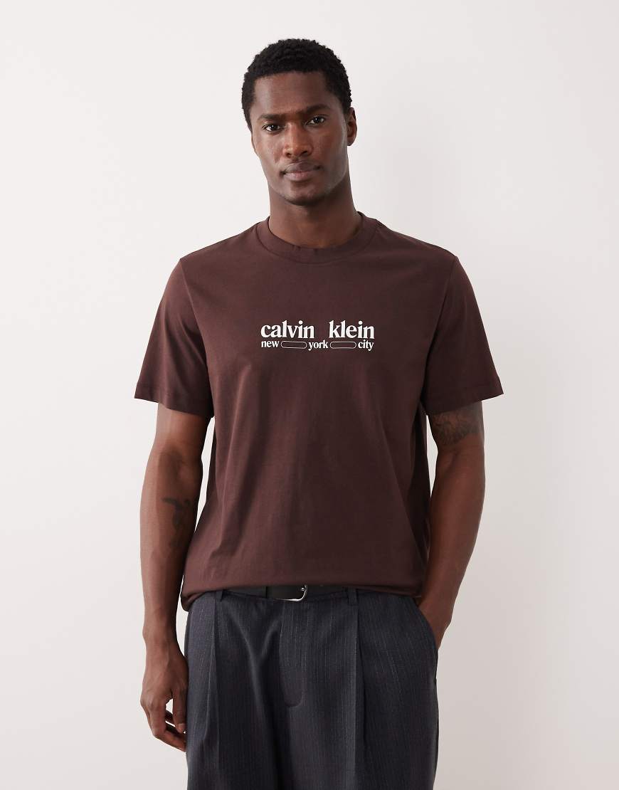 Calvin Klein Jeans - T-Shirt in Mokkabraun mit „NYC"-Grafikprint auf der Brust-Brown von Calvin Klein Jeans