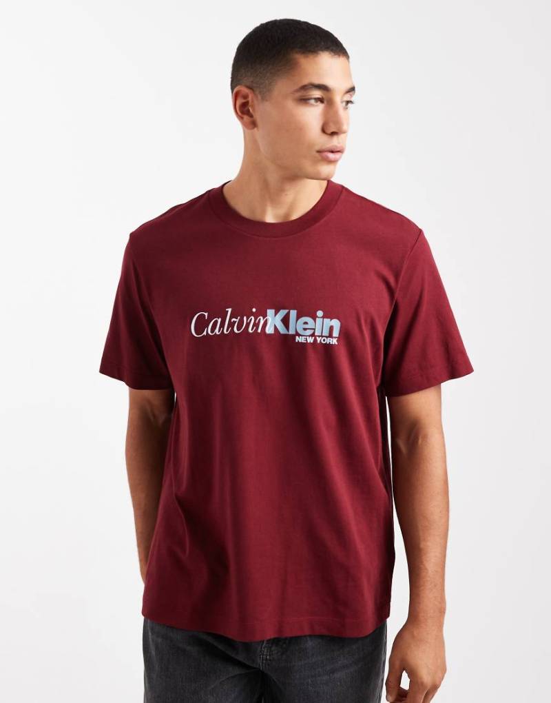 Calvin Klein Jeans - T-Shirt in Rot mit großem, zentriertem Logo von Calvin Klein Jeans
