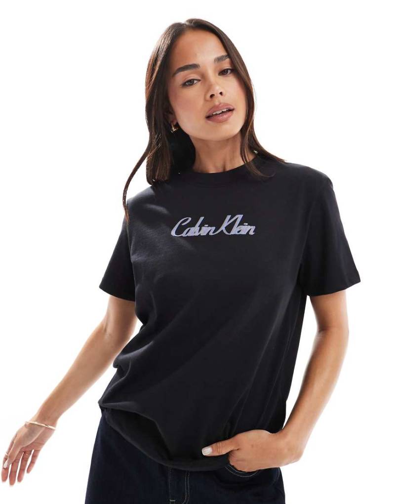 Calvin Klein Jeans - T-Shirt in Schwarz mit Logo-Schriftzug von Calvin Klein Jeans