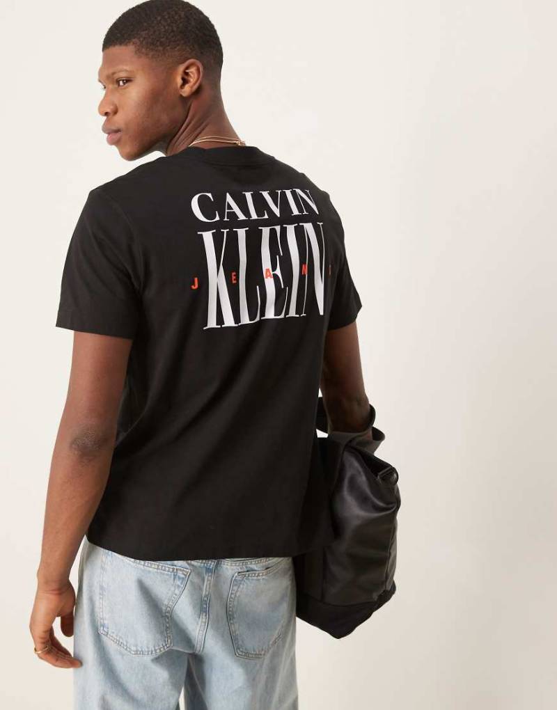 Calvin Klein Jeans - T-Shirt in Schwarz mit Logoprint hinten von Calvin Klein Jeans