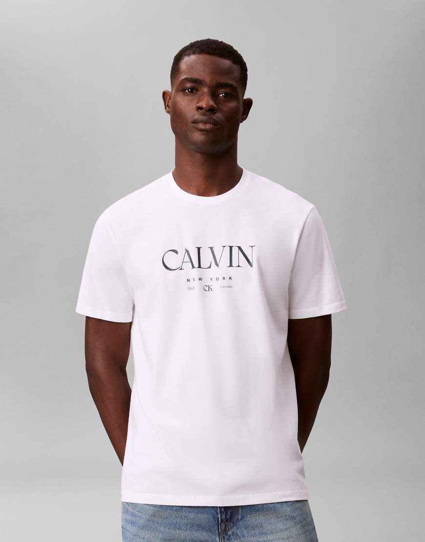 Calvin Klein Jeans - T-Shirt in Weiß mit Brust-Print von Calvin Klein Jeans