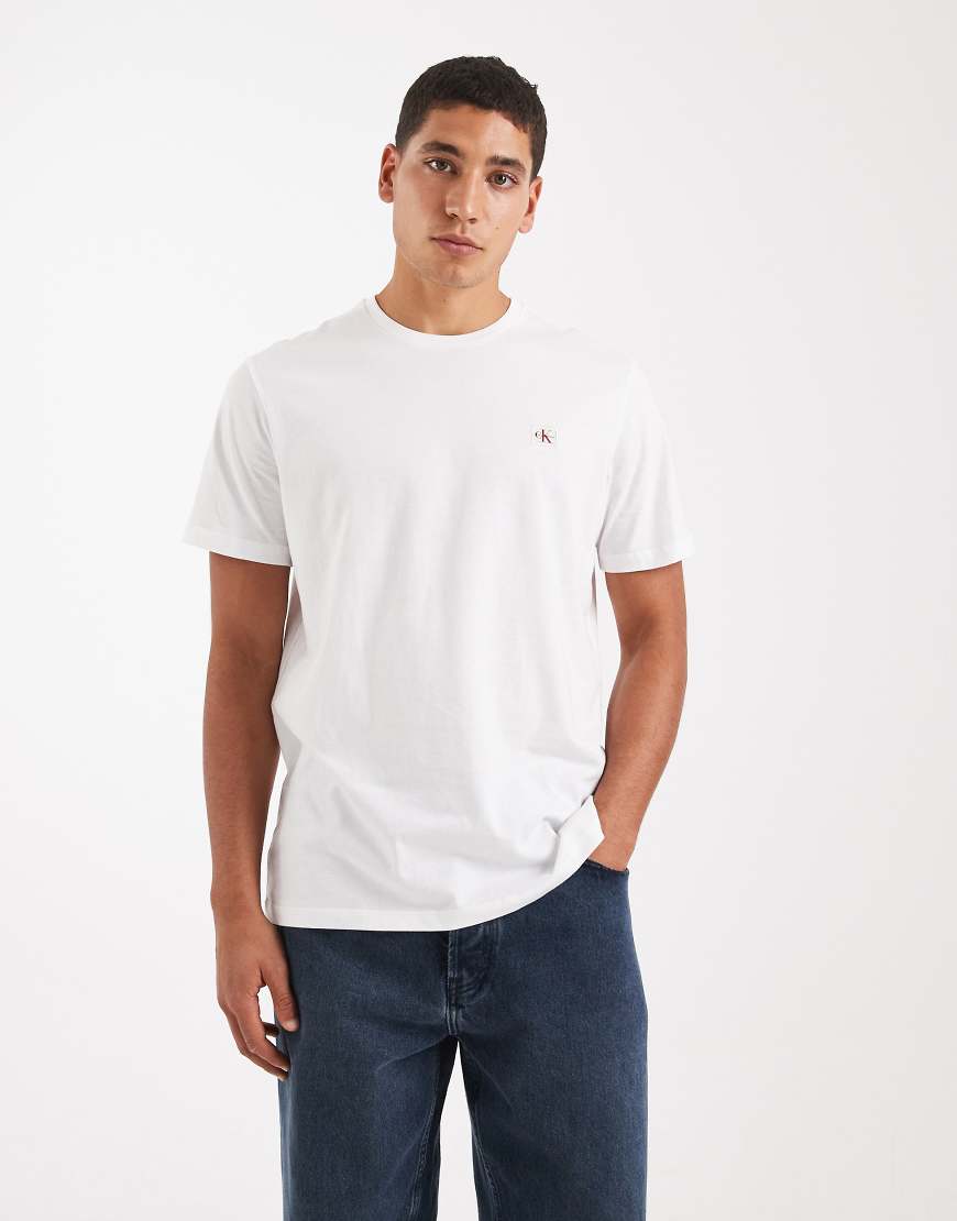 Calvin Klein Jeans - T-Shirt in Weiß mit Logo-Aufnäher von Calvin Klein Jeans