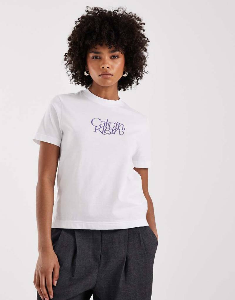 Calvin Klein Jeans - T-Shirt in Weiß mit Schriftzug von Calvin Klein Jeans