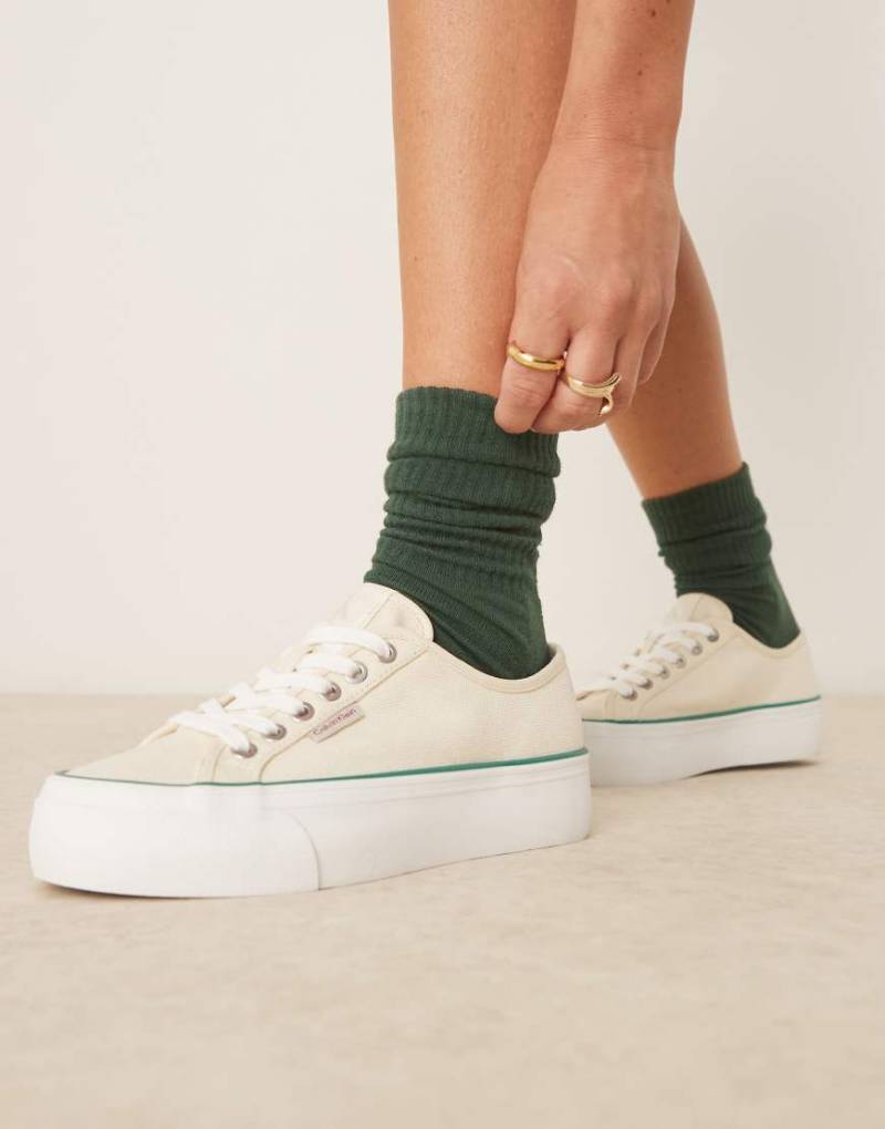 Calvin Klein Jeans - Vulc - Canvas-Sneaker in Wollweiß mit flacher Plateausohle von Calvin Klein Jeans