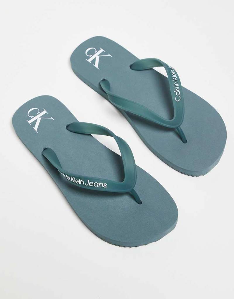 Calvin Klein Jeans - Zehenstegsandalen in Blau mit Logo von Calvin Klein Jeans