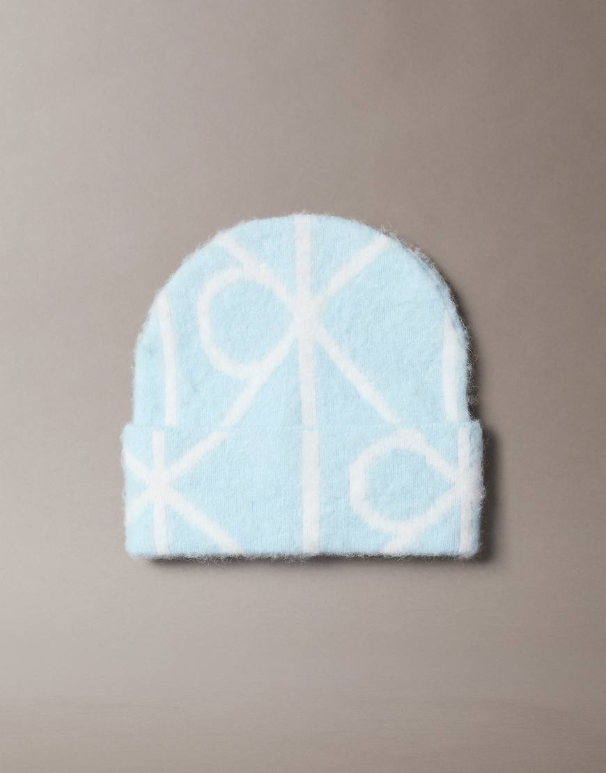 Calvin Klein - Angeraute Strickmütze in Eisblau mit Emblem-Print von Calvin Klein
