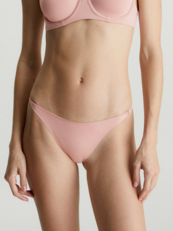 Calvin Klein Underwear String THONG seitlich mit goldfarbenem Zierring von Calvin Klein Underwear