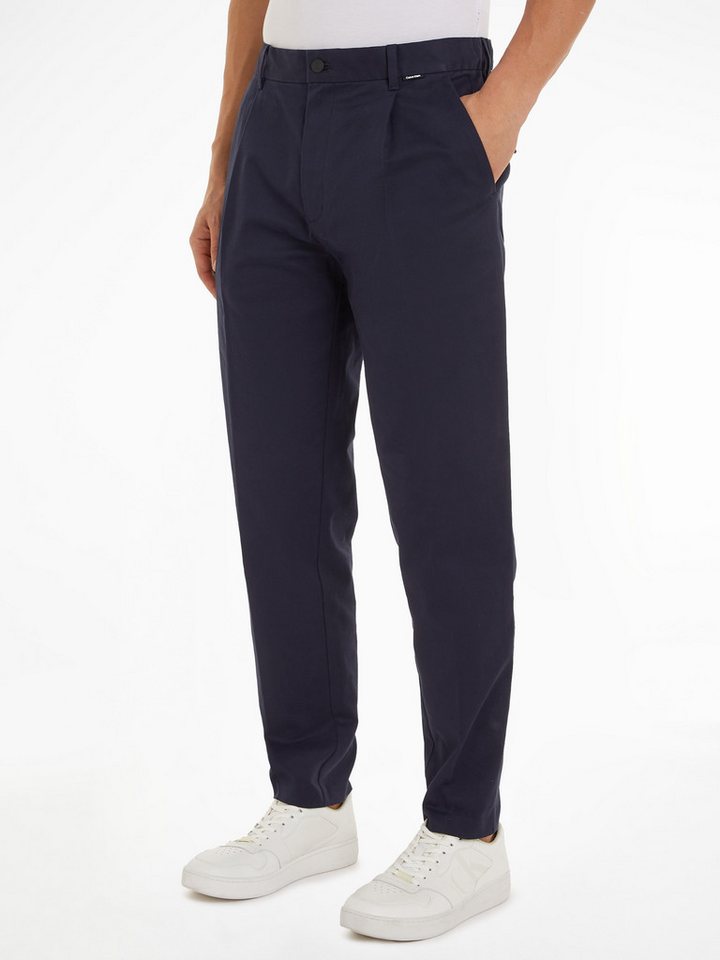 Calvin Klein Bügelfaltenhose MODERN TWILL TAPERED PLEAT PANTS mit Logoprägung von Calvin Klein
