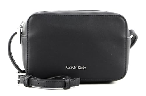 Calvin Klein Damen Umhängetasche Ck Must Camera Bag Klein, Schwarz (Ck Black), Einheitsgröße von Calvin Klein