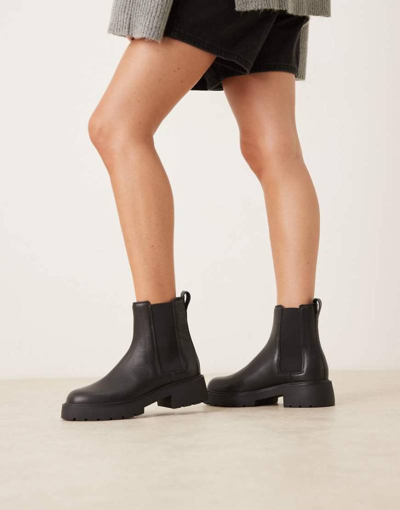 Calvin Klein - Chelsea-Ankle-Boots in Schwarz mit dicker Sohle von Calvin Klein