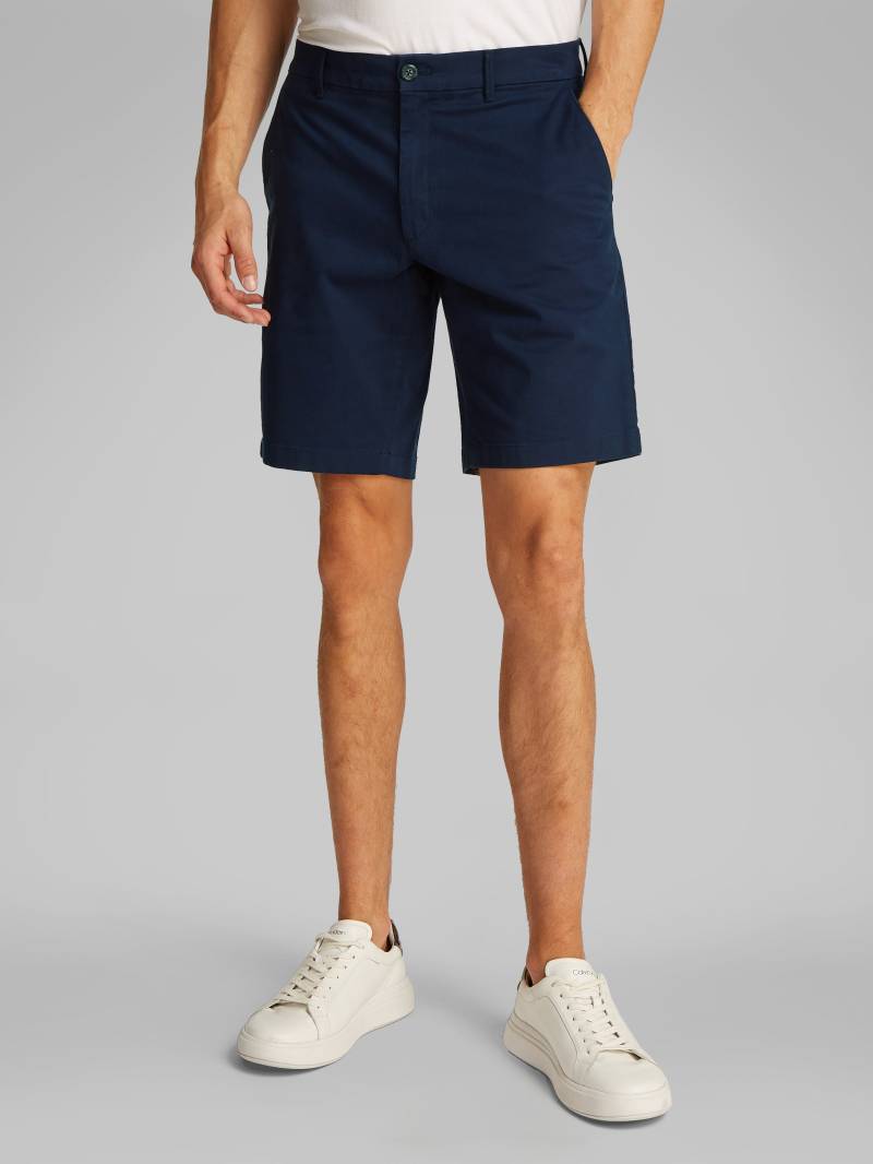 Calvin Klein Chinoshorts "MODERN TWILL SLIM CHINO SHORT" mit Logo-Patch von Calvin Klein