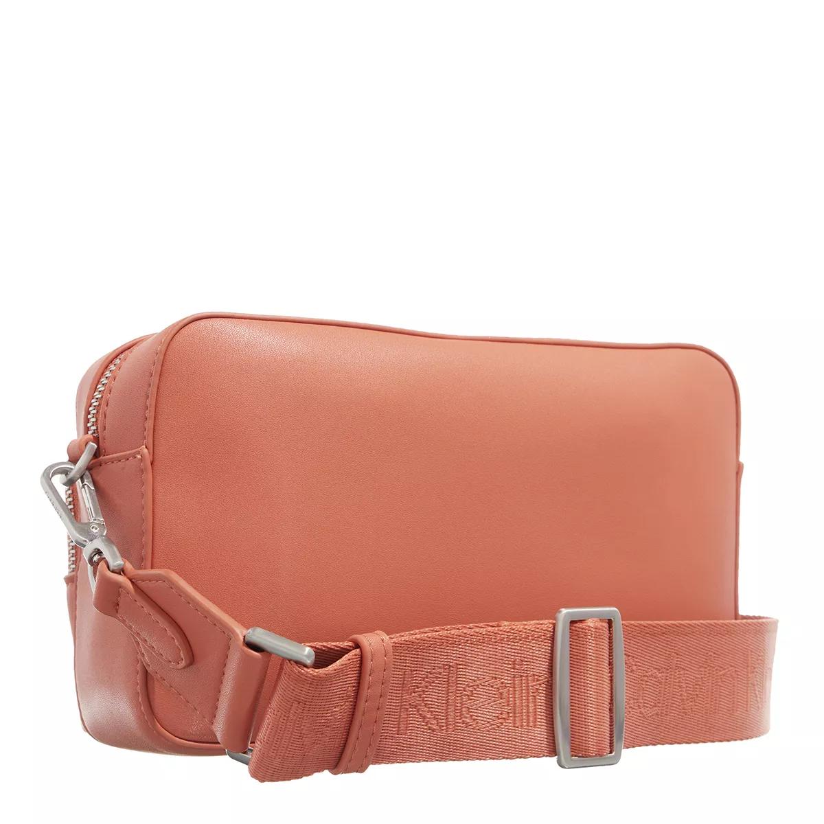 Calvin Klein Crossbody Bags - Ck Must Camera Bag W/Pckt Large - Gr. unisize - in Orange - für Damen von Calvin Klein