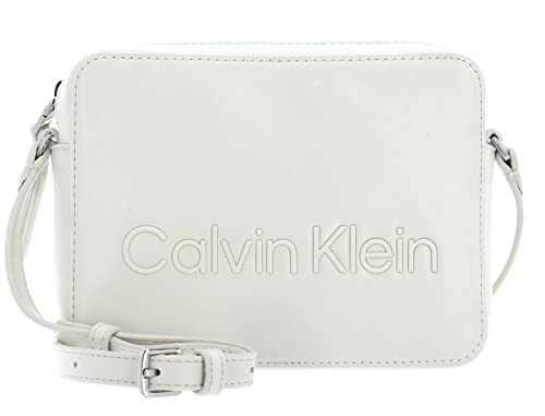 Calvin Klein Damen CK Set Camera Bag K60K610180 Crossovers, Weiß (Dark Ecru) von Calvin Klein