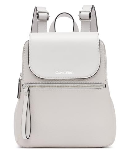 Calvin Klein Damen Novelty Key Item Backpack Reyna Neuheit Schlüsselartikel Flap Rucksack, Taubengrau, Einheitsgröße (5er Pack) von Calvin Klein