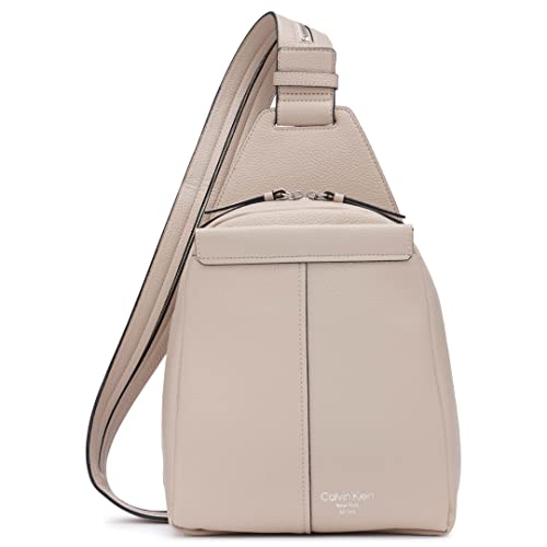 Calvin Klein Damen for Women – Vegan Leather Backpack, 2 Pockets Myra Convertible Sling Rucksack, Pilz, One Size von Calvin Klein