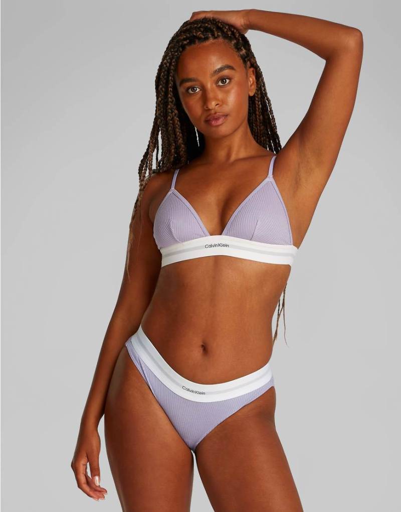 Calvin Klein - Gerippte Bikinihose aus Modal in Flieder-Lila von Calvin Klein