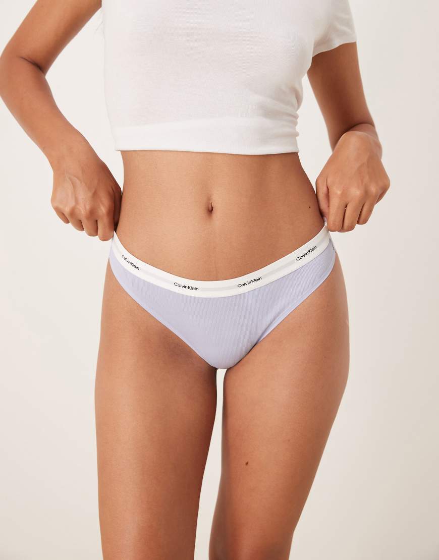 Calvin Klein - Gerippter Tanga aus elastischer Baumwolle in Casual-Blau von Calvin Klein