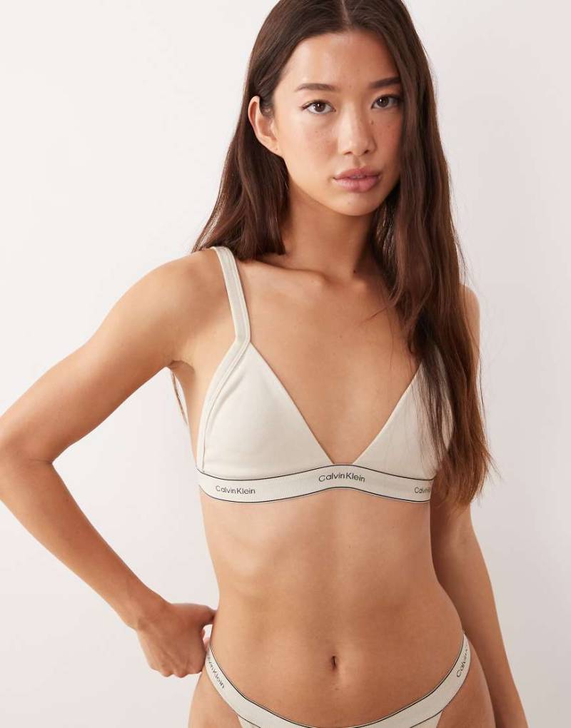 Calvin Klein - Heritage - Ungefütterter Triangel-BH aus Baumwolle in Austernbeige-Grau von Calvin Klein