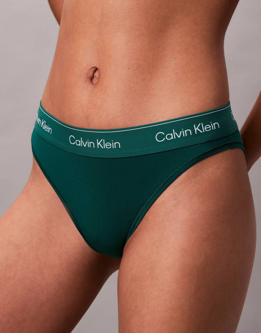 Calvin Klein - Icon Cotton Modal - Tanga in Tannengrün von Calvin Klein