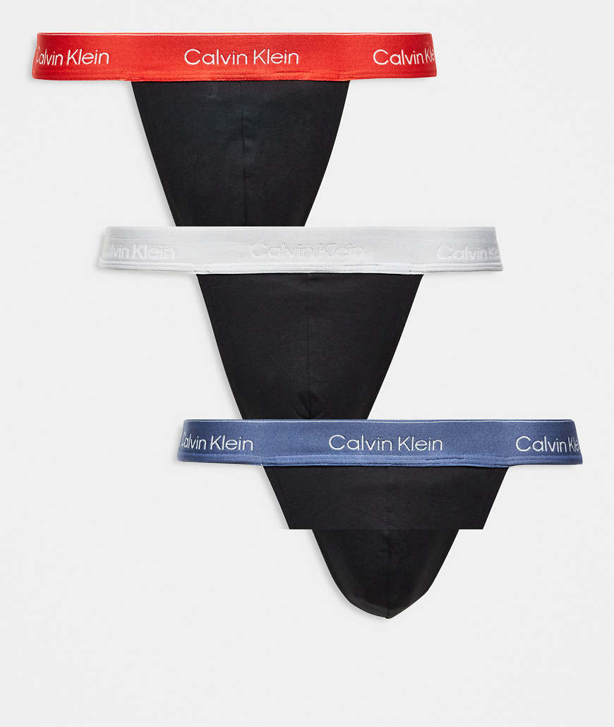 Calvin Klein - Icon Cotton Stretch - 3er-Pack String-Tangas in Schwarz mit Bund in Rot/Blau von Calvin Klein