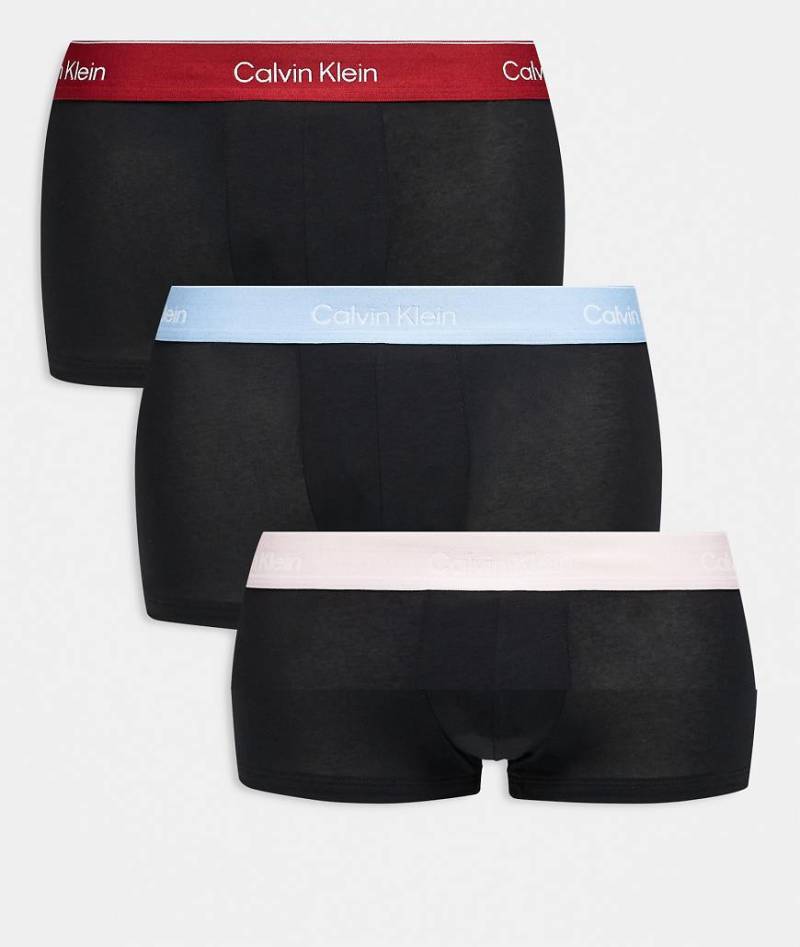 Calvin Klein Icon - Cotton Stretch - 3er-Pack tief sitzende Unterhosen aus Stretch-Baumwolle in Schwarz mit Bund in Rot, Blau und Creme-Bunt von Calvin Klein