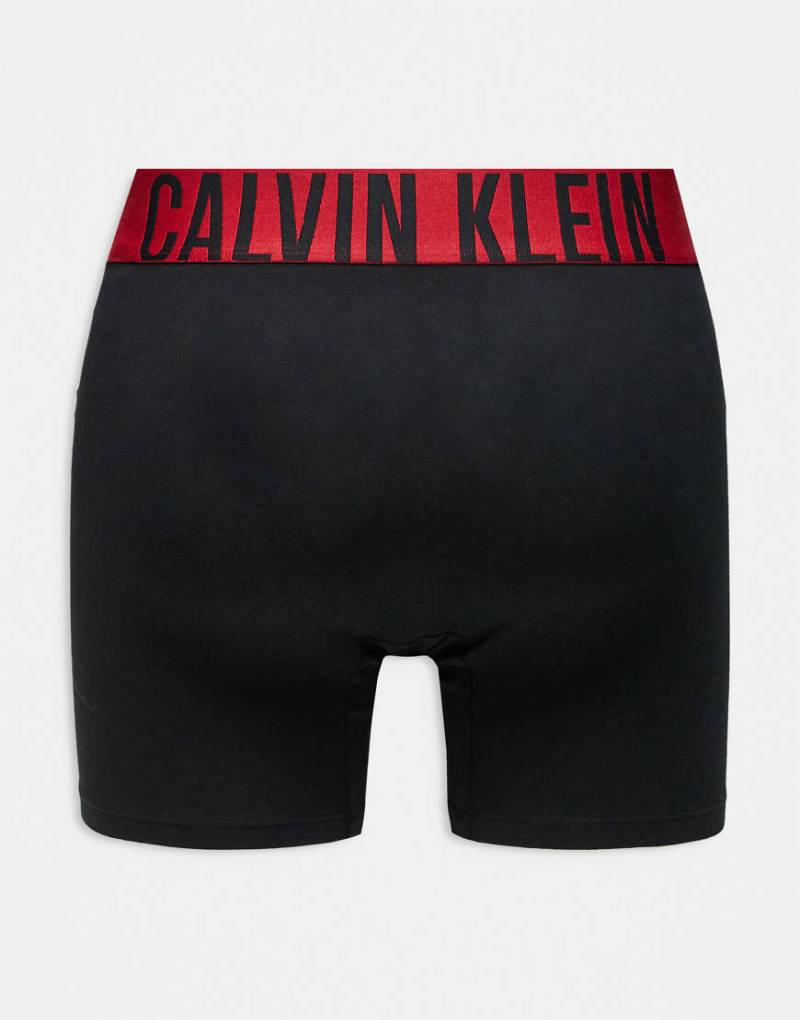 Calvin Klein - Intense Power - 3er-Pack Boxershorts in Schwarz mit rotem Logo-Bund von Calvin Klein