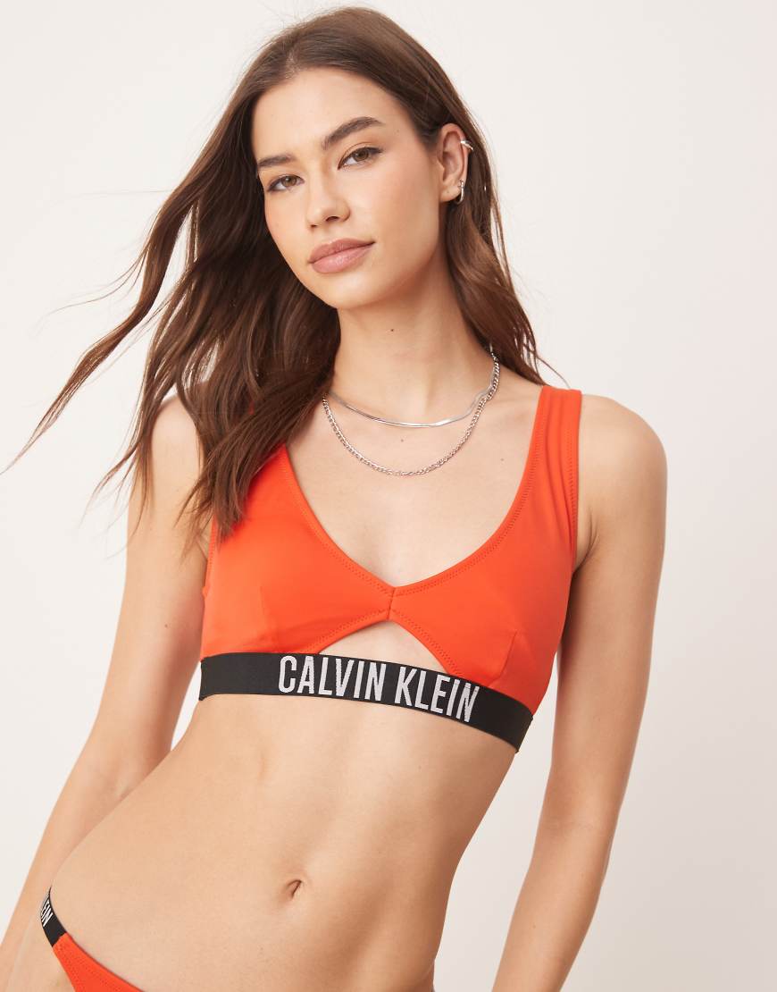 Calvin Klein - Intense Power - Bustier-Bikinioberteil in flammendem Chili-Rot Calvin Klein - Intense Power - Bustier-Bikinioberteil in flammendem Chili-Rot von Calvin Klein