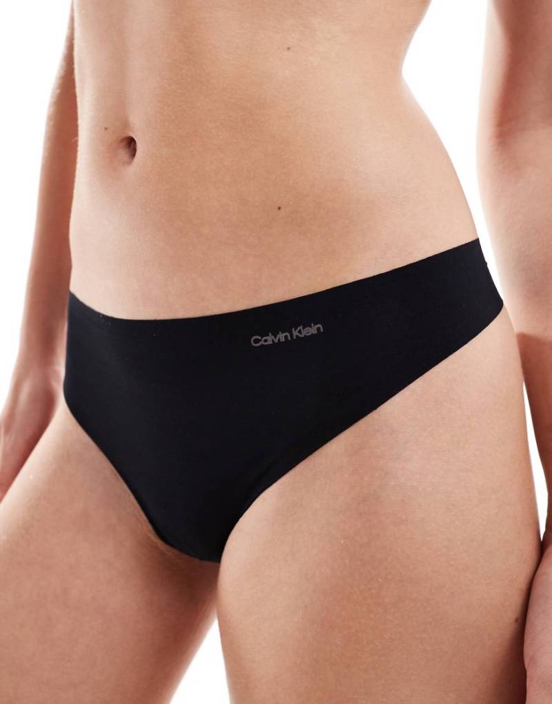 Calvin Klein - Invisibles - Sich nicht abzeichnender Mikrofaser-Tanga in Schwarz von Calvin Klein