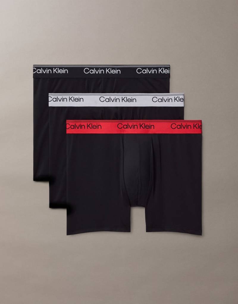 Calvin Klein - Micro Stretch - 3er-Pack eng anliegende Boxershorts in Schwarz mit Bund in Grau/Rot-Bunt von Calvin Klein