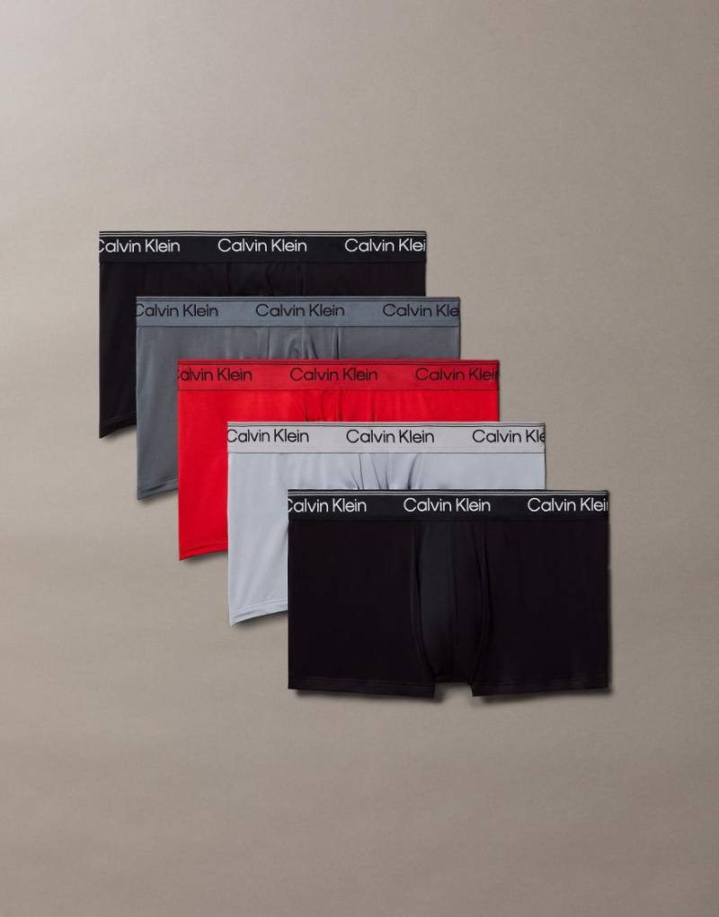 Calvin Klein - Micro Stretch - 5er-Pack Unterhosen in Schwarz/Rot/Grau mit niedrigem Bund-Bunt von Calvin Klein