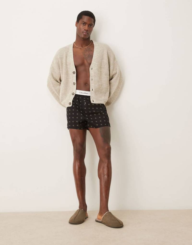 Calvin Klein - Modern Cotton - 2er-Pack schmal geschnittene Boxershorts mit Logomuster/in Khaki-Schwarz von Calvin Klein