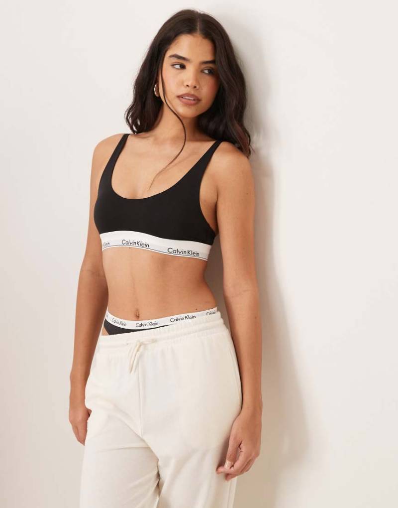 Calvin Klein - Modern Cotton - Leicht gefüttertes Bustier in Schwarz mit Logoband und U-Ausschnitt von Calvin Klein