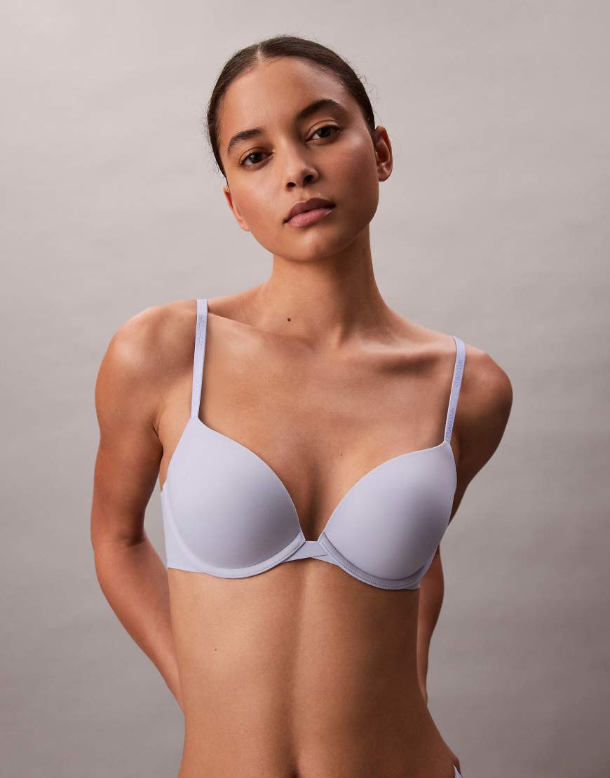 Calvin Klein - Perfectly Fit - Push-up-BH in Hellblau mit tiefem Ausschnitt von Calvin Klein