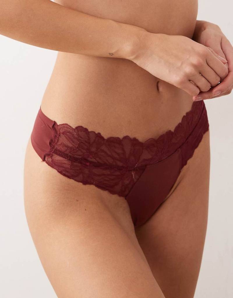 Calvin Klein - Perfectly Fit - Spitzen-Tanga in Burgunderrot von Calvin Klein