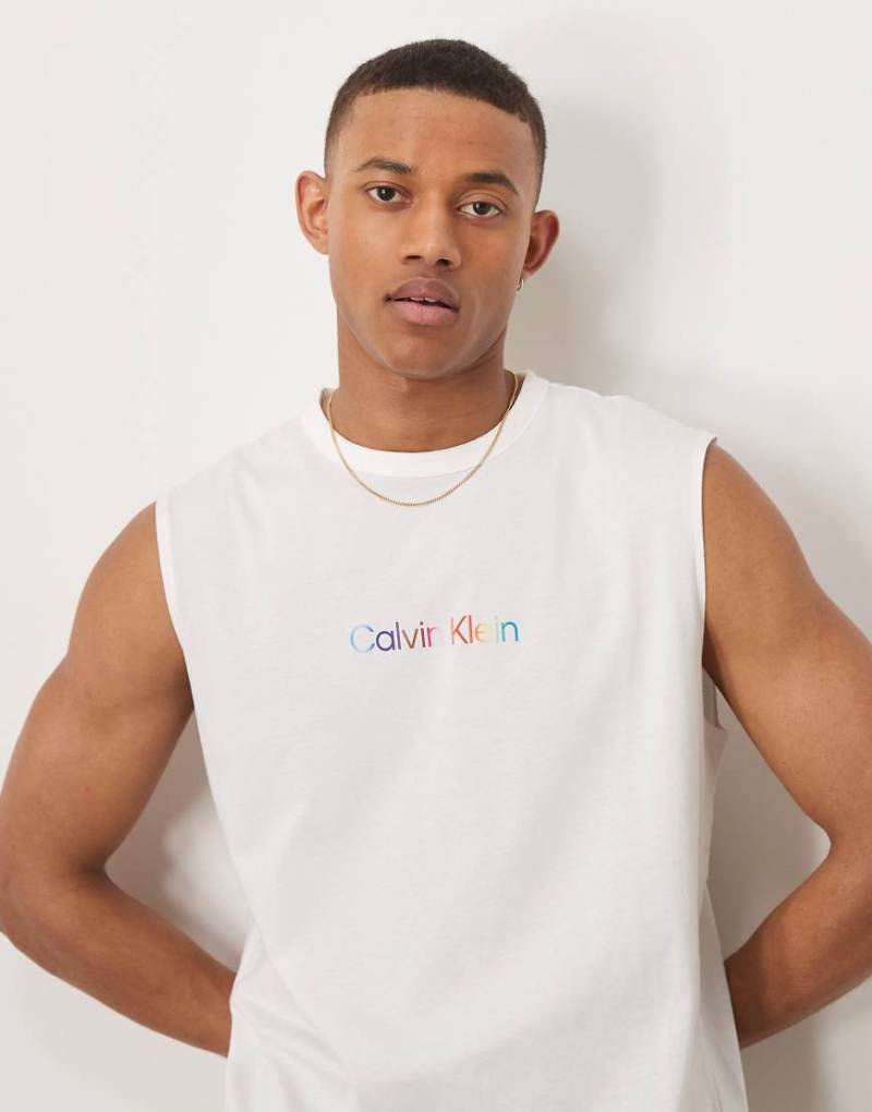 Calvin Klein - Pride - Muskelshirt in Weiß von Calvin Klein