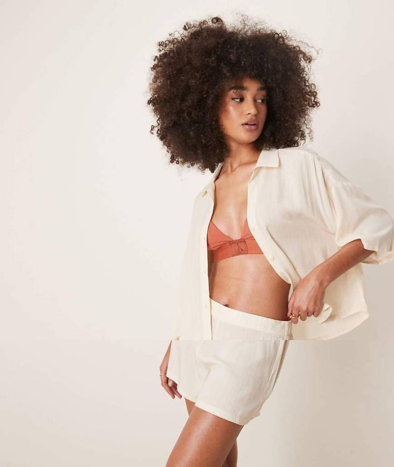 Calvin Klein - Pyjama mit Hemd und Shorts in Cremeweiß-Bunt von Calvin Klein