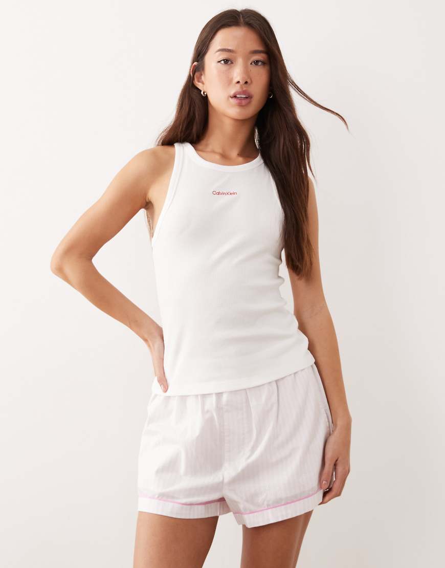 Calvin Klein - Pyjama mit Tanktop und Shorts in Weiß und Rosa von Calvin Klein