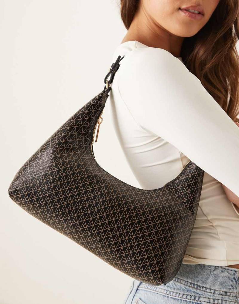 Calvin Klein - Schultertasche in Schwarz mit Logo-Emblem von Calvin Klein