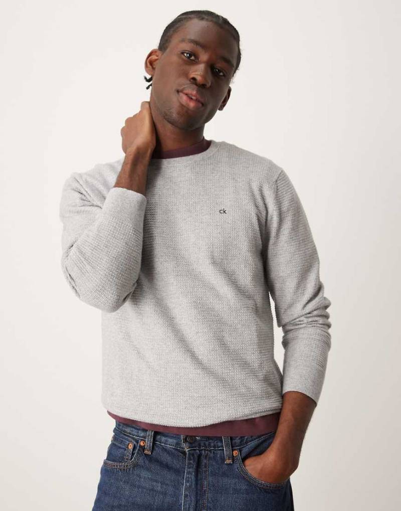 Calvin Klein - Strickpullover mit Waffelstruktur in Hellgrau von Calvin Klein