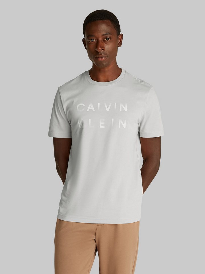 Calvin Klein T-Shirt CP-ENLARGED LOGO T-SHIRT mit Logo auf der Brust von Calvin Klein