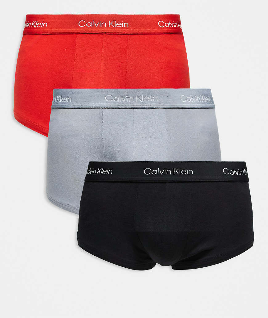 Calvin Klein - Tief sitzende Unterhosen aus Baumwollstretch in Schwarz/Grau/Rot mit Markenlogo im 3er-Pack-Bunt von Calvin Klein