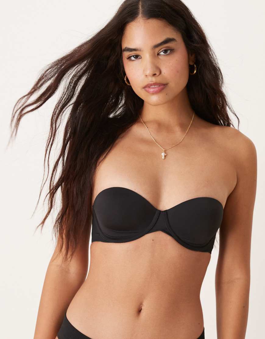 Calvin Klein - Trägerloser, nahtloser BH mit seitlichem Verschluss, in Schwarz von Calvin Klein