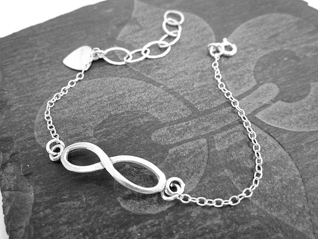 Dünnes Silber Armband Sterling Infinity Schlichtes Charm Figur 8 Geschenk Für Teenager Dünnes Silber Armband Sterling Infinity Schlichtes Charm Figur 8 Geschenk Für Teenager von CambaJewelry
