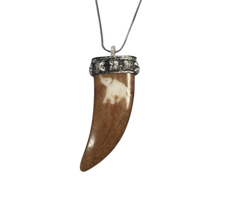 Elefant Halskette, Rustikaler Tierschmuck, Holzhorn Damen Schwarz & Braun Anhänger Unikat Elefanten Schmuck Elefant Halskette, Rustikaler Tierschmuck, Holzhorn Damen Schwarz & Braun Anhänger Unikat Elefanten Schmuck von CambaJewelry
